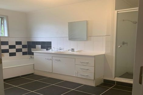 Photo of property in 156 Lynn Road, Bayview, Auckland, 0629