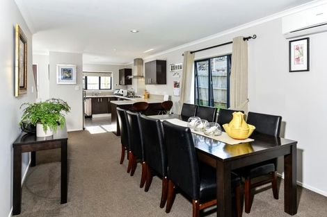 Photo of property in 14 Sonoma Crescent, Oteha, Auckland, 0632