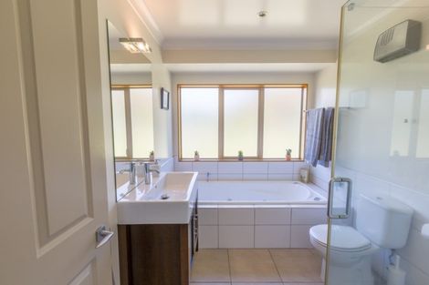 Photo of property in 55 End Farm Road, Waikanae, 5391