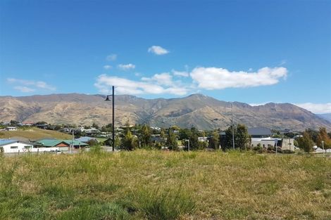 Photo of property in 16 Tuke Lane, Wanaka, 9305