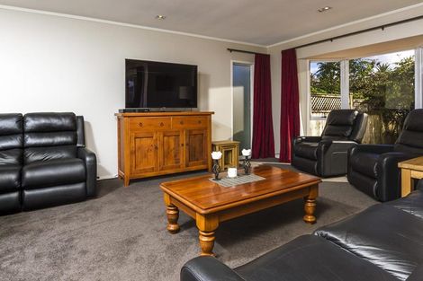 Photo of property in 1/45 Matipo Road, Mairangi Bay, Auckland, 0630