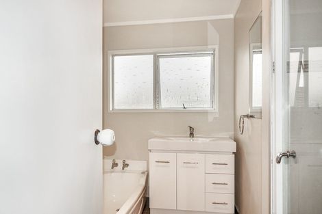 Photo of property in 48 Zita Maria Drive, Massey, Auckland, 0614