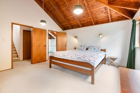 Photo of property in 2/60 Aberdeen Road, Campbells Bay, Auckland, 0620