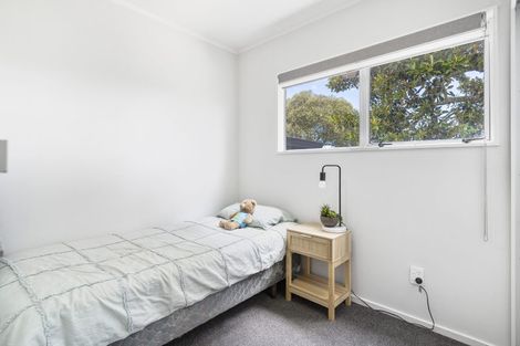Photo of property in 2/2 Hatherley Place, Clendon Park, Auckland, 2103