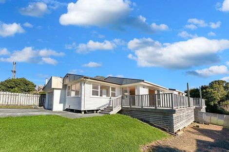 Photo of property in 832 Whangaparaoa Road, Manly, Whangaparaoa, 0930