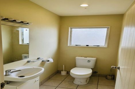 Photo of property in 1/1 Saint Clair Place, Browns Bay, Auckland, 0630