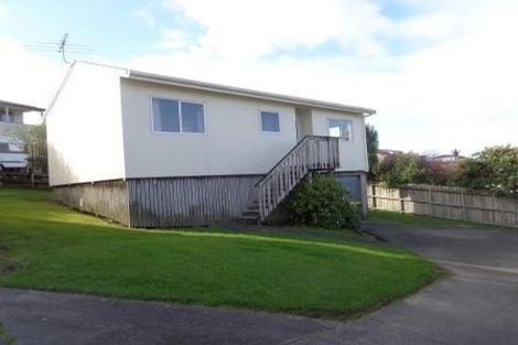 Photo of property in 16 Worthington Place, West Harbour, Auckland, 0618