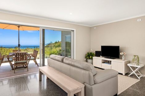 Photo of property in 116 Stratford Drive, Cable Bay, 0420