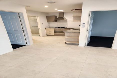 Photo of property in 28 Ballymore Drive, Pinehill, Auckland, 0632