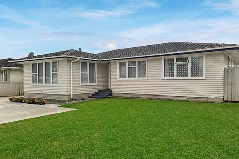 Photo of property in 11 Windrush Close, Mangere, Auckland, 2022