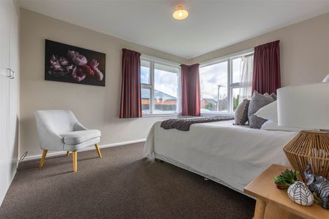 Photo of property in 391 Yaldhurst Road, Russley, Christchurch, 8042