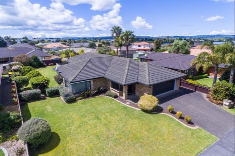 Photo of property in 64 Longford Park Drive, Takanini, 2112
