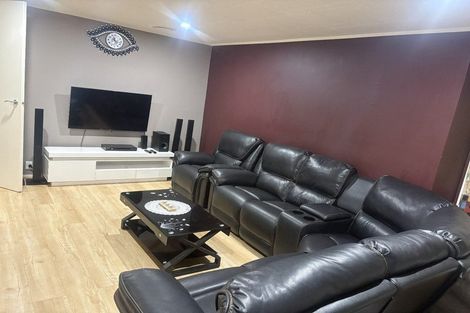 Photo of property in 62 Maywood Crescent, Glen Eden, Auckland, 0602