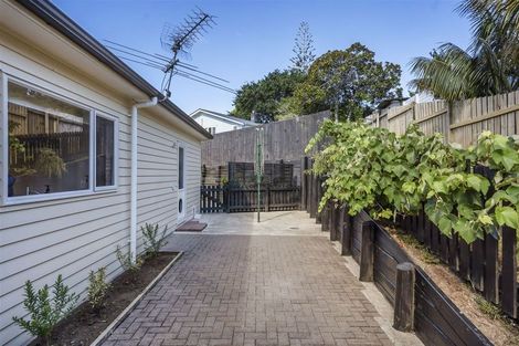 Photo of property in 67 Beach Haven Road, Beach Haven, Auckland, 0626