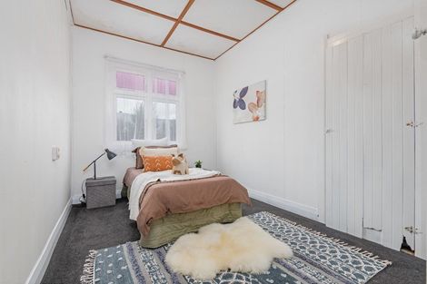 Photo of property in 12 Gordon Street, Woodville, 4920