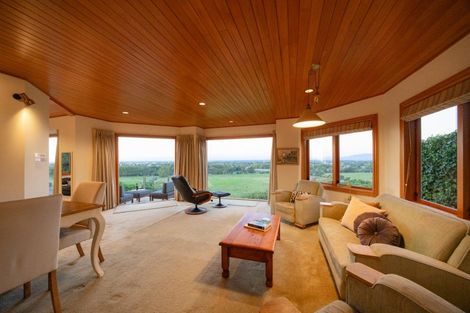 Photo of property in 96 Clifton Terrace, Fitzherbert, Palmerston North, 4410