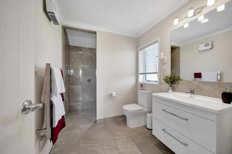 Photo of property in 5 Condor Crescent, Waiwhakaiho, New Plymouth, 4312