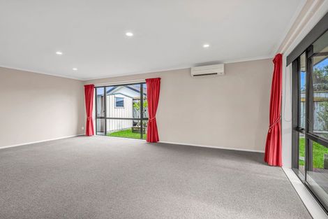 Photo of property in 1 Nevada Way, Kelvin Grove, Palmerston North, 4414