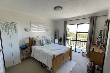 Photo of property in 947 East Coast Road, Torbay, Auckland, 0630