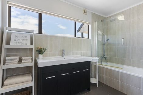 Photo of property in 55 St Annes Crescent, Wattle Downs, Auckland, 2103