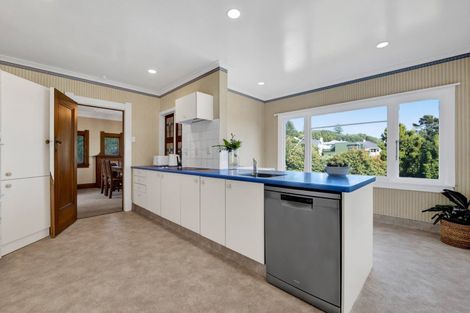 Photo of property in 6 Ridge Lane, New Plymouth, 4310