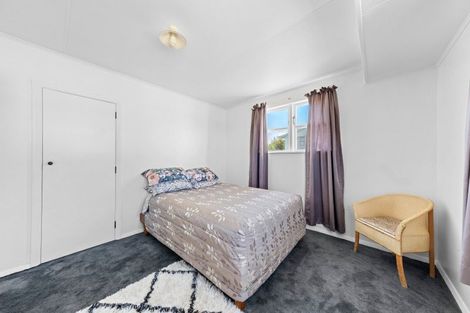 Photo of property in 66 Banks Street, Marfell, New Plymouth, 4310