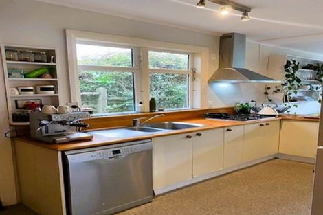 Photo of property in 16 Moana Road, Kelburn, Wellington, 6012