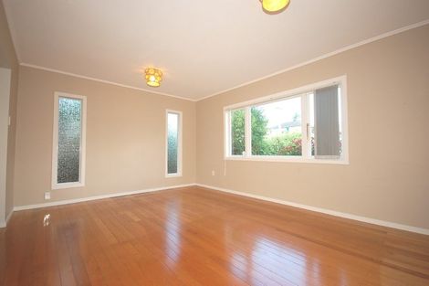 Photo of property in 1/46 College Road, Northcote, Auckland, 0627