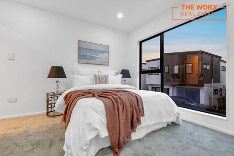 Photo of property in 106b Edgewater Drive, Pakuranga, Auckland, 2010