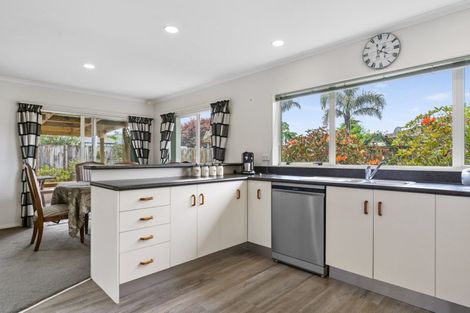 Photo of property in 687 Gloucester Road, Papamoa Beach, Papamoa, 3118