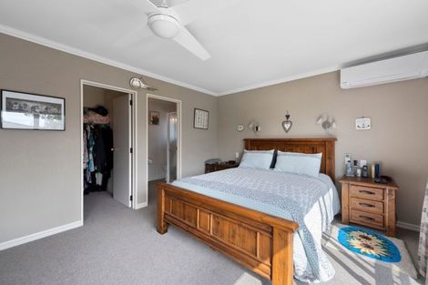 Photo of property in 17 Bayfair Drive, Mount Maunganui, 3116