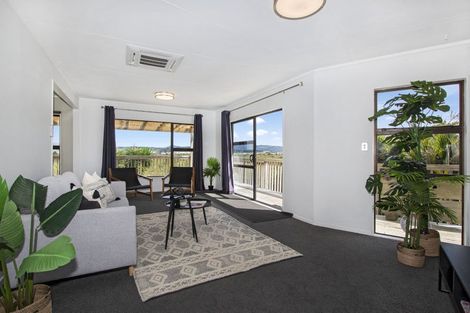 Photo of property in 56 Raumati Crescent, Onerahi, Whangarei, 0110