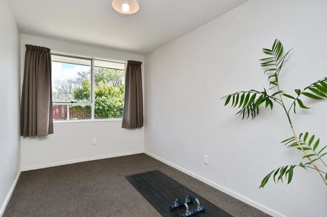 Photo of property in 2/90 Queenspark Drive, Parklands, Christchurch, 8083