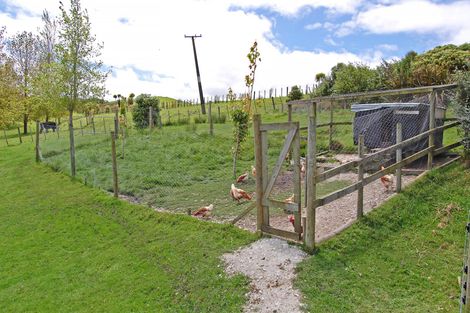 Photo of property in 924 Oneriri Road, Kaiwaka, 0573