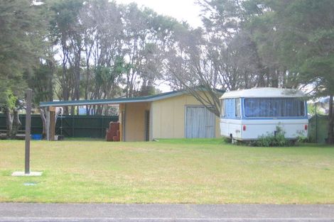 Photo of property in 104 Avalon Place, Whangamata, 3620