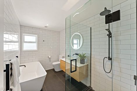 Photo of property in 16 Rewi Street, Torbay, Auckland, 0630