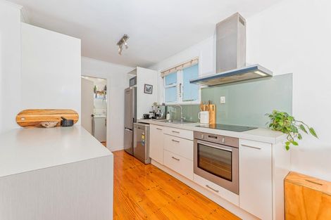 Photo of property in 10 Marie Crescent, Te Atatu South, Auckland, 0610