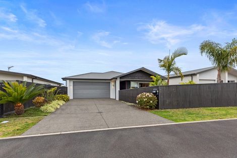 Photo of property in 35 Saint Pauls Drive, Brookfield, Tauranga, 3110