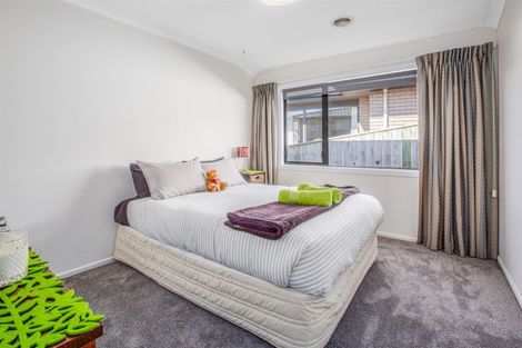 Photo of property in 16 Tongariro Drive, Aotea, Porirua, 5024