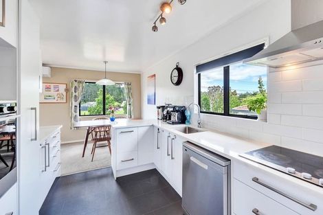 Photo of property in 118 Glen Road, Ranui, Auckland, 0612