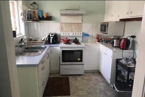 Photo of property in 2/21 Pooley Street, Pakuranga Heights, Auckland, 2010