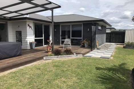 Photo of property in 8 Batty Street, Papamoa Beach, Papamoa, 3118