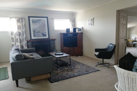 Photo of property in 1/31 Becroft Drive, Forrest Hill, Auckland, 0620