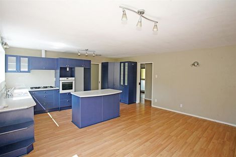 Photo of property in 38 Camberwell Place, Avonhead, Christchurch, 8042