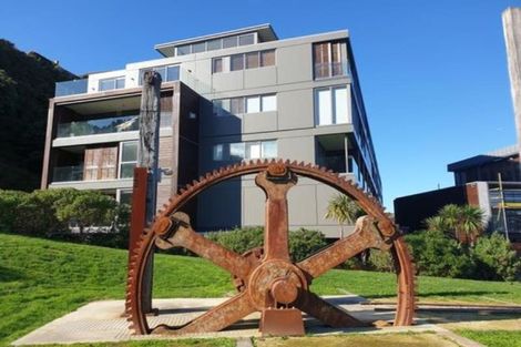 Photo of property in Patent 326 Apartments, 205s/326 Evans Bay Parade, Hataitai, Wellington, 6021