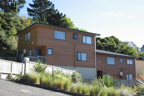 Photo of property in 4a Stella Grove, Newlands, Wellington, 6037