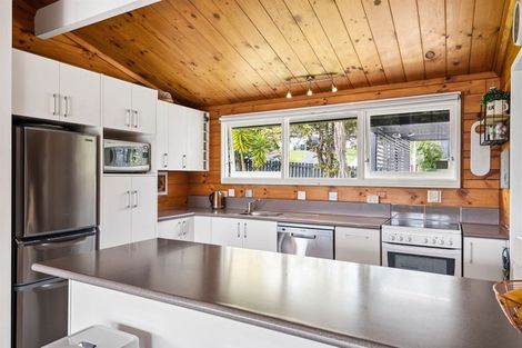 Photo of property in 137 Stredwick Drive, Torbay, Auckland, 0630