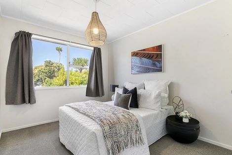 Photo of property in 1/114 Sycamore Drive, Sunnynook, Auckland, 0620