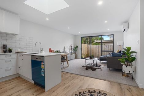 Photo of property in 6 Avonhead Road, Avonhead, Christchurch, 8042