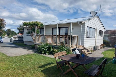 Photo of property in 1/1 Don Street, Papakura, 2110